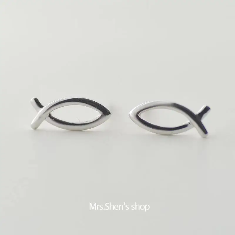 Милые медные серьги-гвоздики в минималистичном стиле с кроликом серебряного