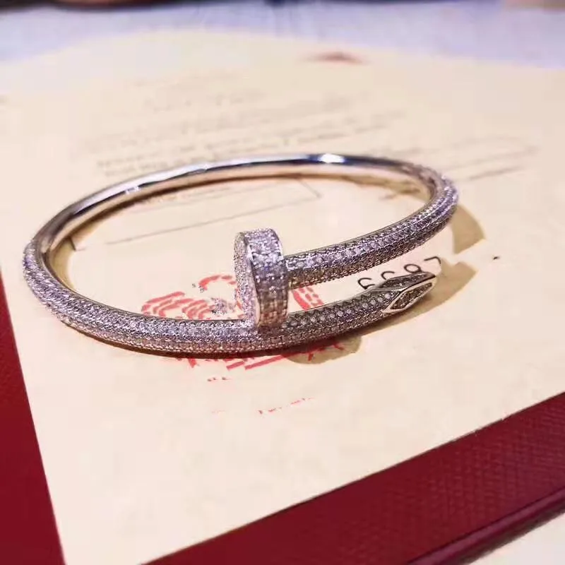 

Original brand V gold full diamond nail bracelet three colors ladies gift bracelet