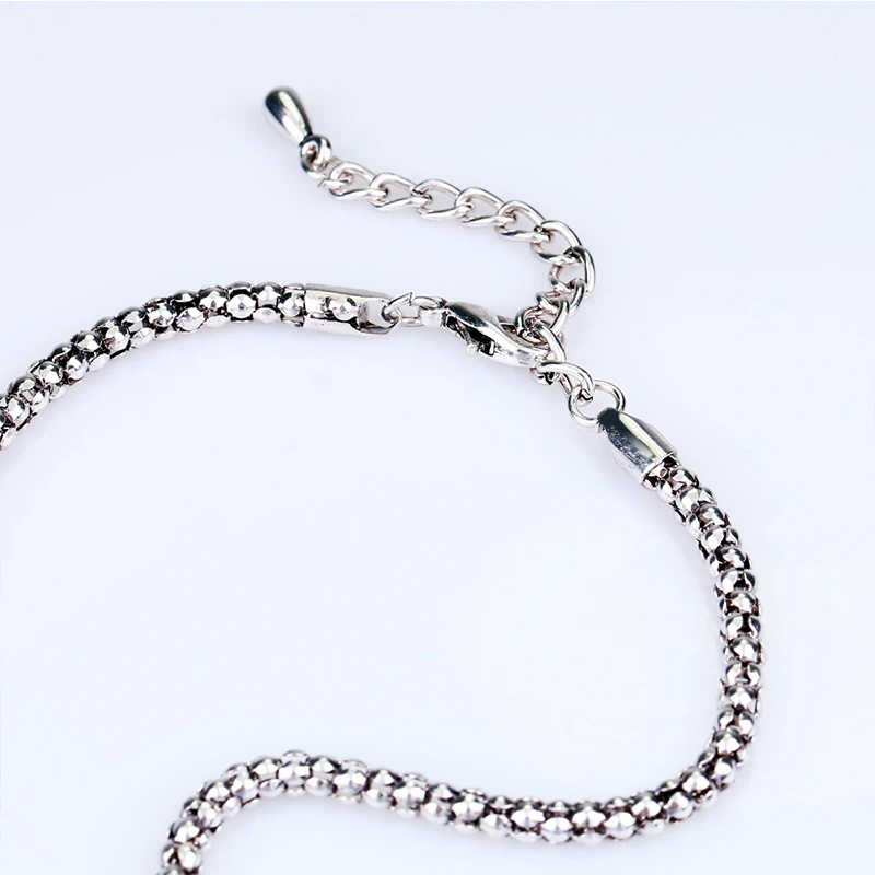 Женское винтажное ожерелье длинное зеленое с малахитом большие ожерелья