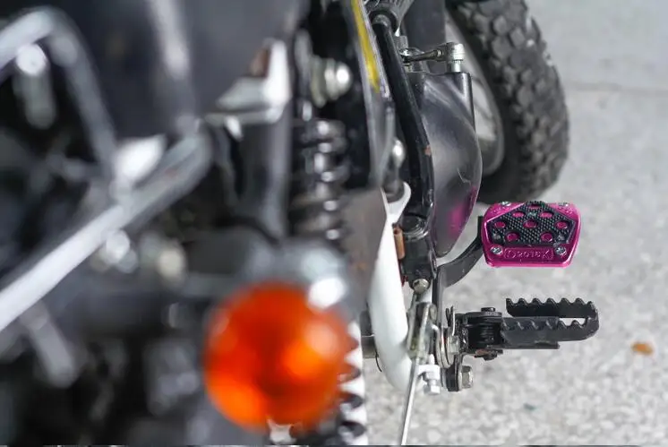 Мотоцикл части Универсальный мотоцикл после педалей лодыжки подходит для