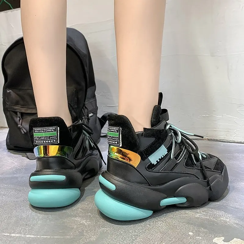 

Platform Shoes Women Lace Up Patched Fashion Girls Fall Footwear Cool Chunky Sneakers Daddy Shoes Plush Winter Shoes for Womens