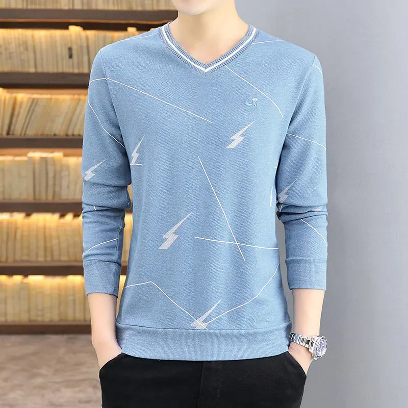 

Men's long sleeve T-shirt autumn and winter V-neck fashion brand knitted sweater