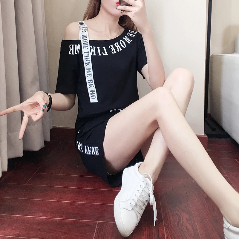 

Set two-piece female summer off-the-shoulder shorts suit