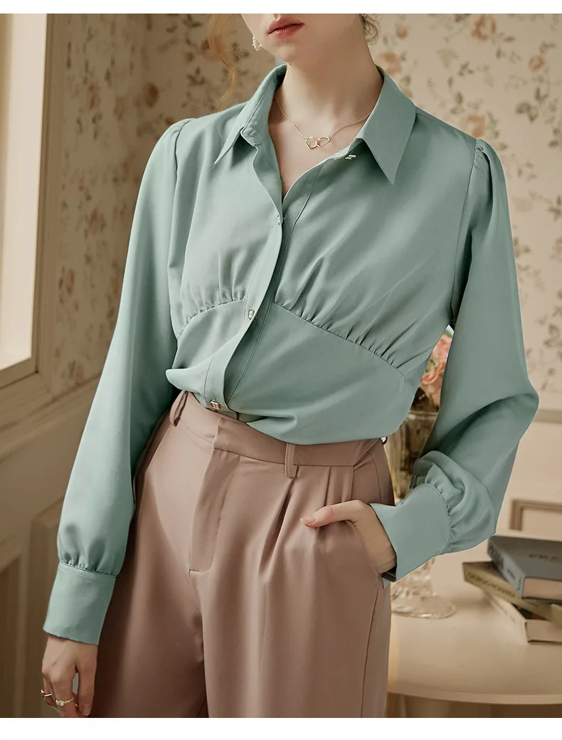 

Shirts & Blouses