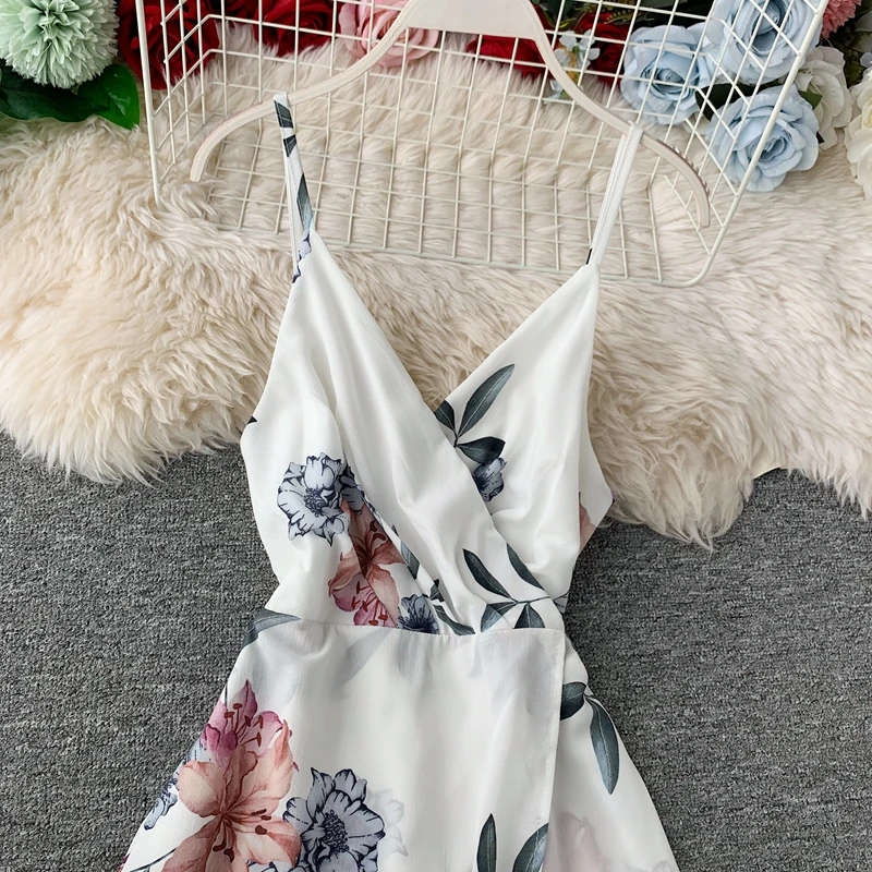 Женское платье на бретельках FMFSSOM длинное асимметричное с v-образным вырезом и