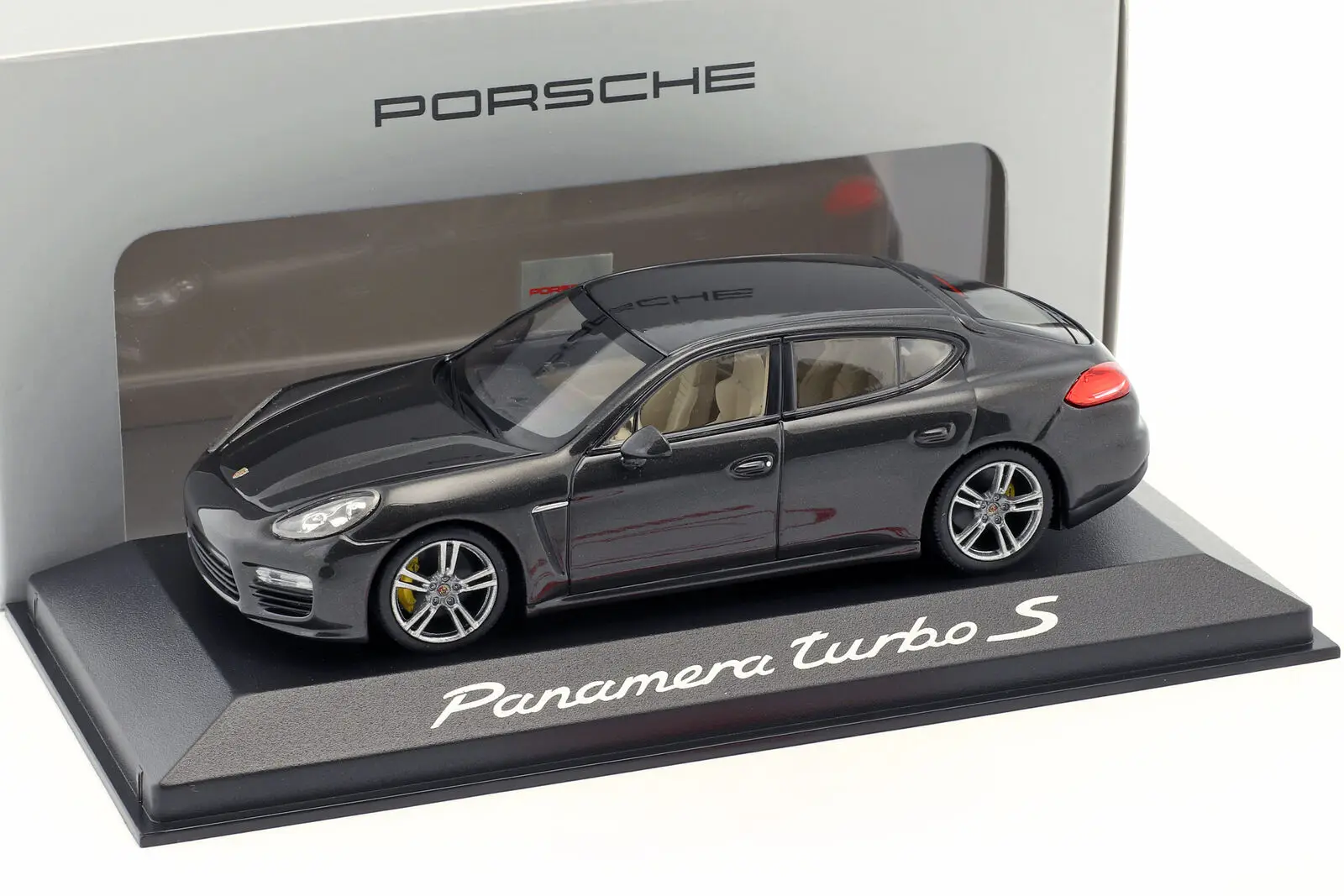 

Модель автомобиля 1:43 Panamera Turbo S 14, Porsche 4 s, литой под давлением