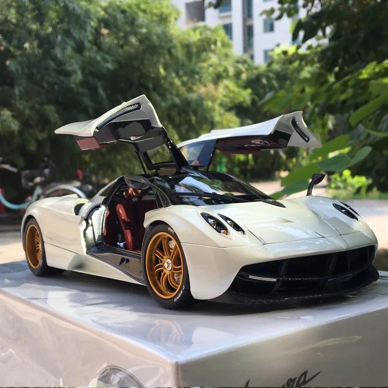 

Лимитированный коллектор GTA 1:18 Pagani Huayra Aeolus, металлическая литая модель, игрушка в подарок