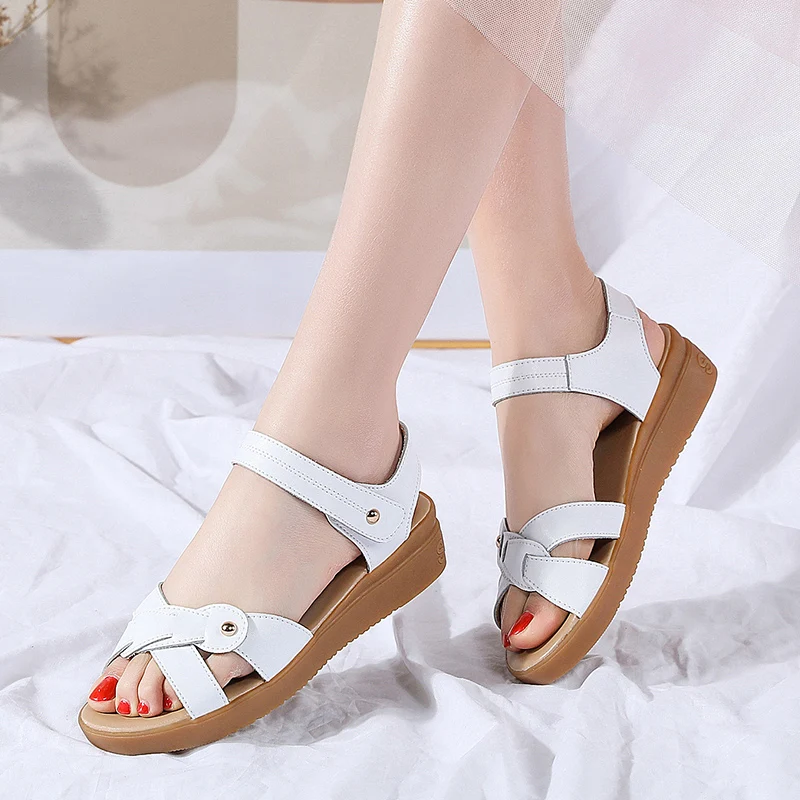 

Woman Flats sandals ladies sandals Shoes Woman Sandalias De Mujer Split leather Rivet Summer Women sandals Flats Beach sandals