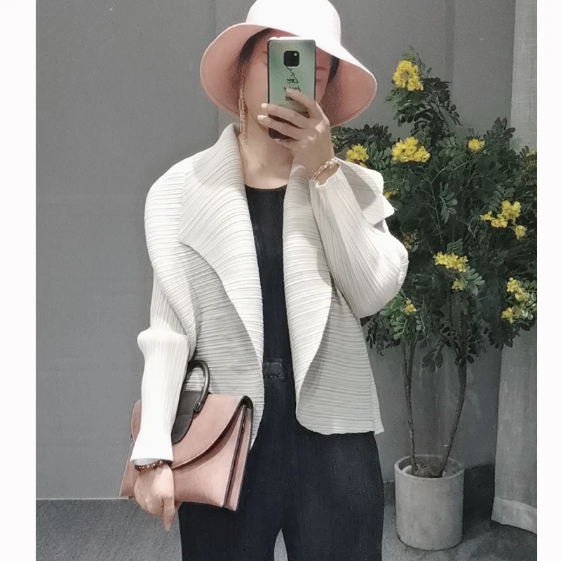 Changpleat Новинка осеннее Женское пальто-кардиган Miyak Плиссированное модное однотонное Свободное пальто с длинными рукавами большого размера женские пальто C00