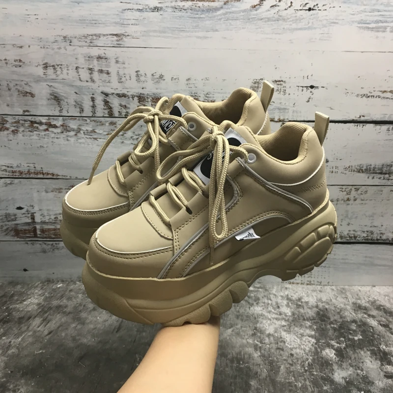 

European station muffin shoes women thick bottom 2021 new Harajuku high small white shoes insport wind super-fire sports shoes