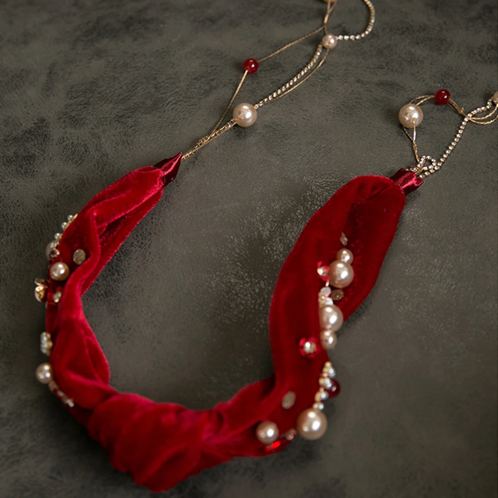 Женская бархатная шляпка-Вуалетка FS бордовая с бахромой украшенная бусинами для