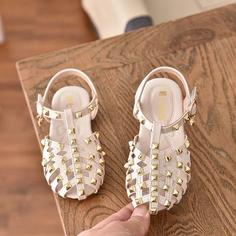 Сандалии для девочек Детская обувь принцессы Дышащая с заклепками мягкой
