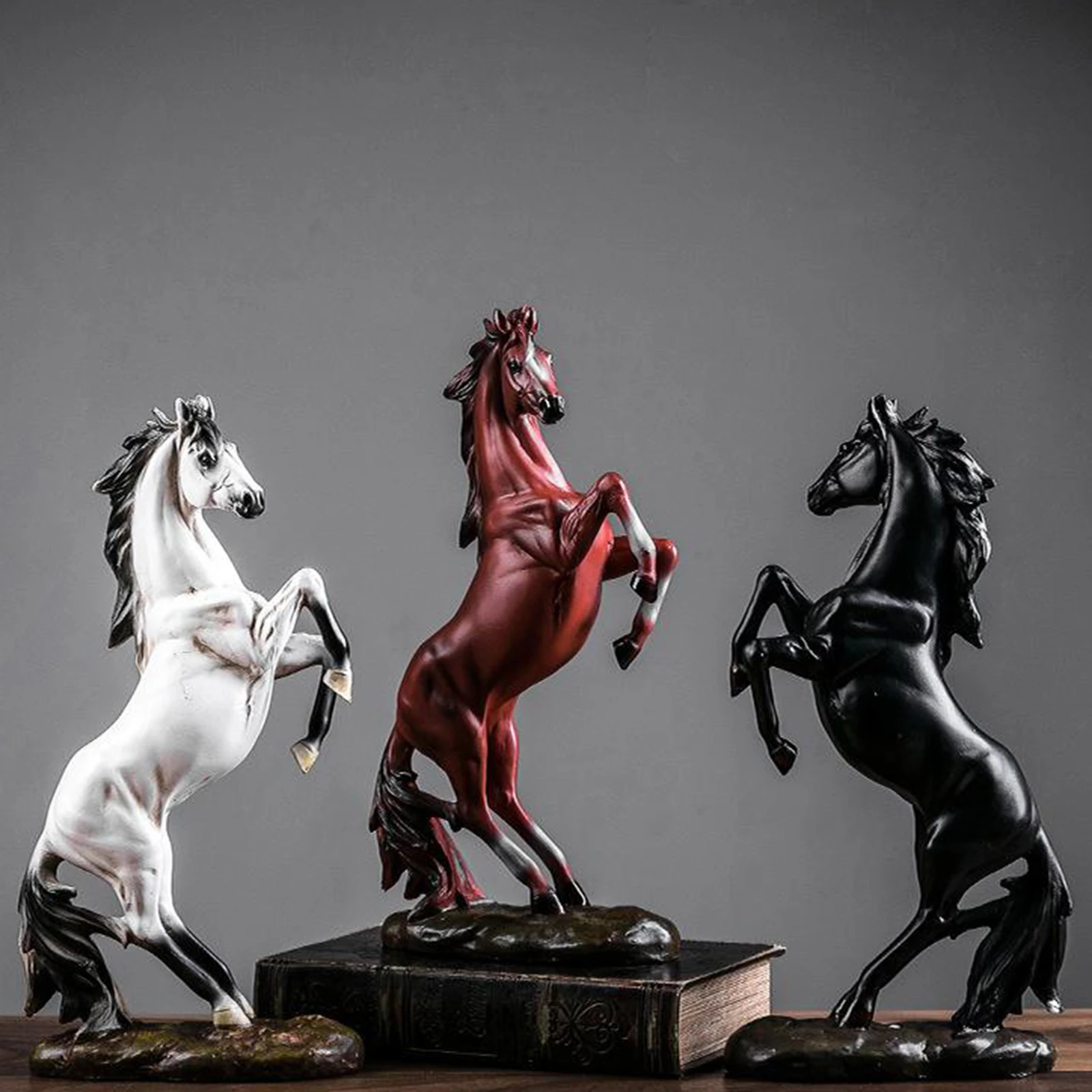 

Vivid Horses Figurine Ornaments Lifelike Hand Curved Sculpture Home Office Desktop Statue Shop Bar Counter Shelf Decoration