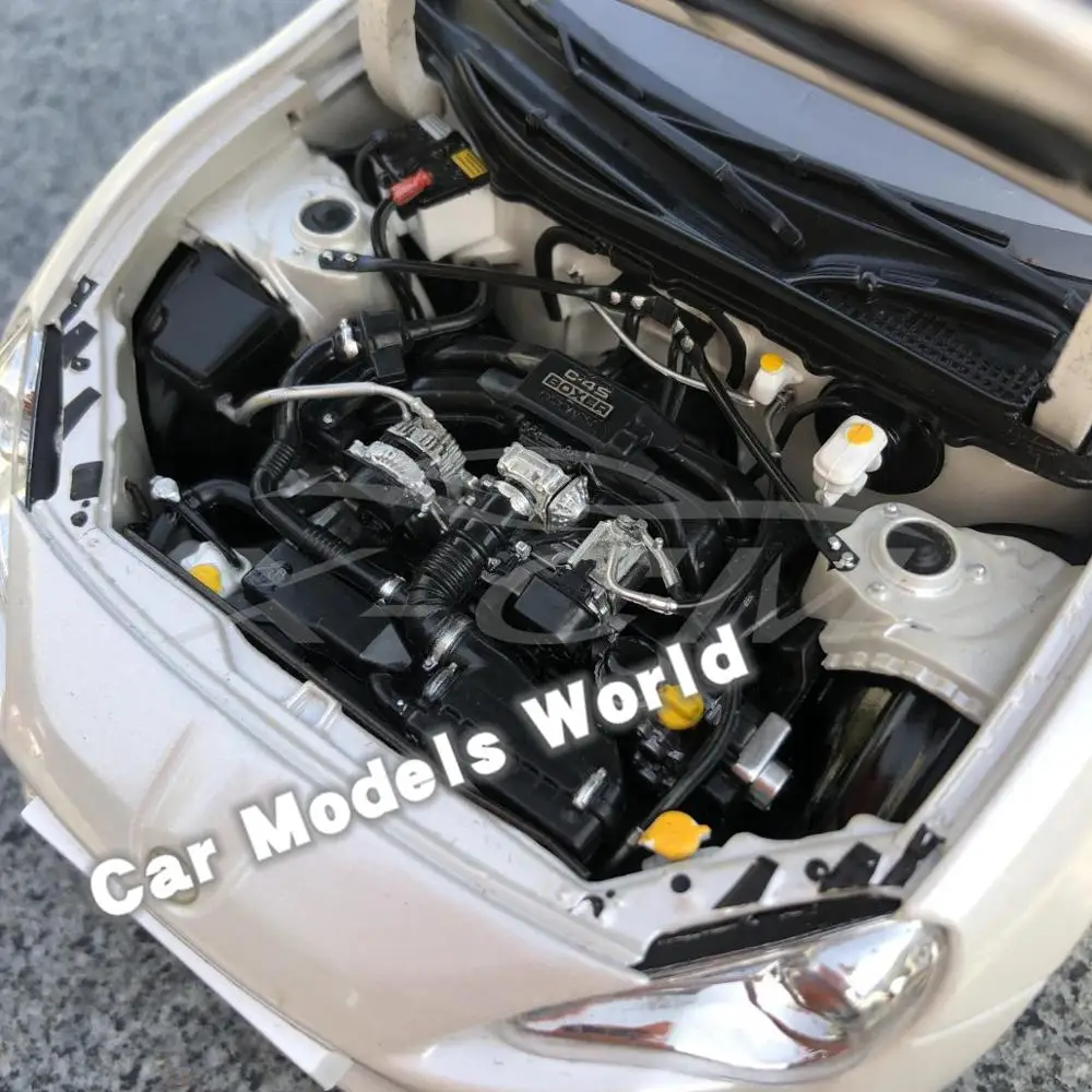 Литая под давлением модель автомобиля век Дракон GT86 GT 86 1:18 (белый) + маленький