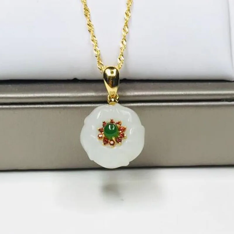 

Изящные Ювелирные изделия S925 Серебряный китайский кулон ожерелье Счастливый Хэтянь нефрит ручная резка инкрустированные красочные цветы ...