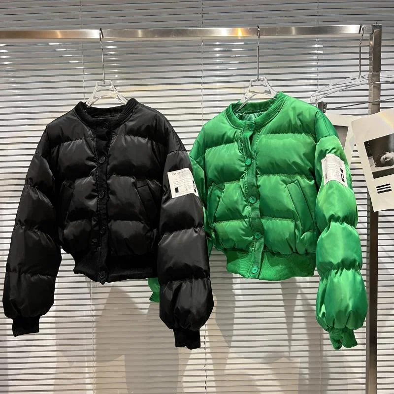 

Укороченный пуховик с рукавами с заплатками и ярлыком, зеленый/черный