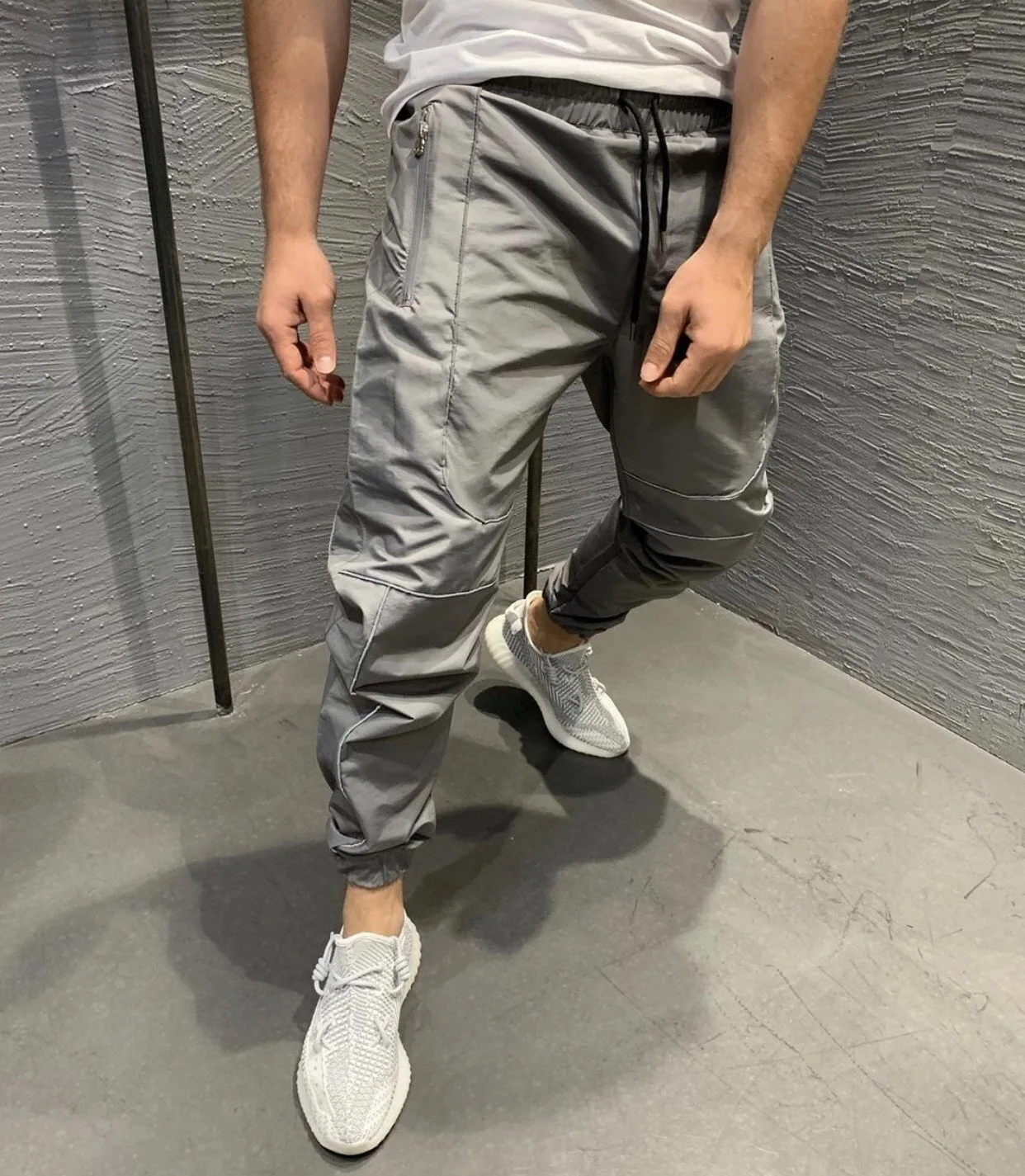 

Men's New Night Reflective Night Running Sports Fitness Trousers Fashion and Novelty Hip-hop Straight-leg Sweatpants