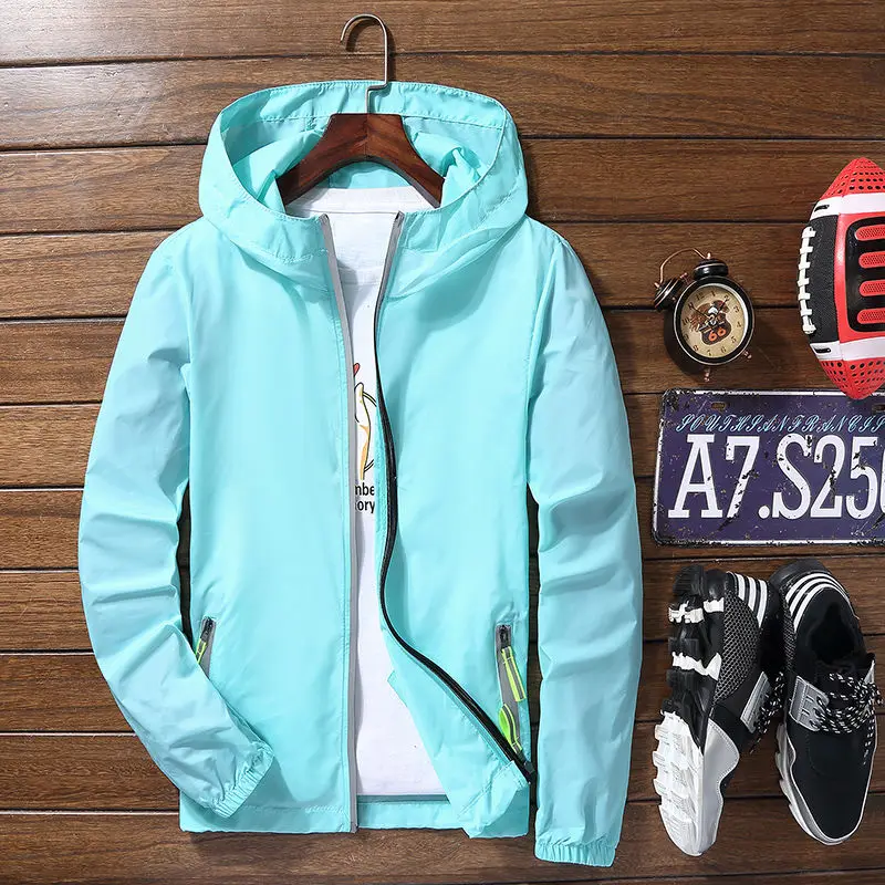 

2020 Ultra Light Men's Summer Hooded Jacket Thin Windbreaker Packable Skin Coat Sunscreen Waterproof Beach Casual Man Jackets