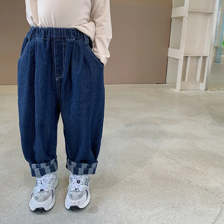 Детская одежда Детские хлопковые джинсы с эффектом потертости Новинка осени 2021