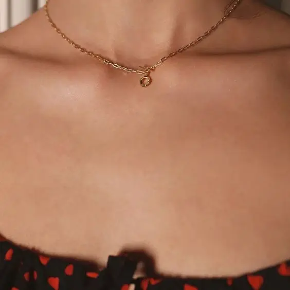 

Small and exquisite gold color double-ring short necklace