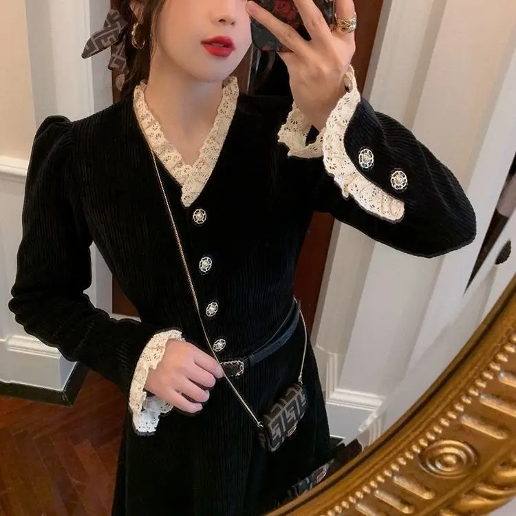 

Luck A 2020 Winter Thick Women Dress Velvet Lace Patchwork Female Dresses Lantern Sleeve Ladies Clothes Corduroy Sahes Vestidos