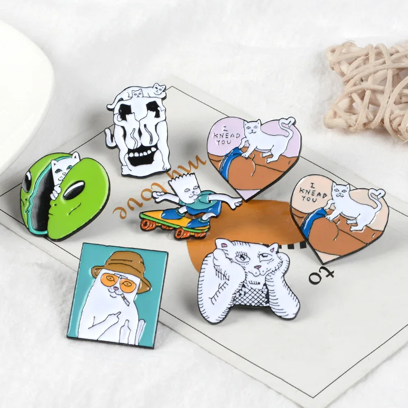 

New skateboard cat smoking butt brooch detective cat naughty cat badge children fun brooch gift jewelry denim clothing b
