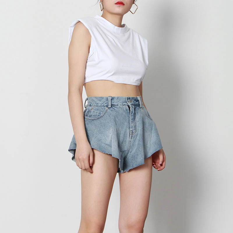 Женские джинсовые шорты TWOTWINSTYLE летние свободные с высокой талией карманами