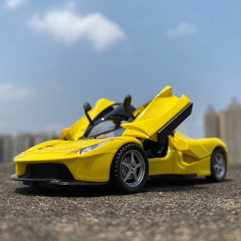 

Высококлассная модель спортивной модели автомобиля 1:32 из сплава Ferrarl F12 коллекция литых под давлением автомобилей подарок для детей