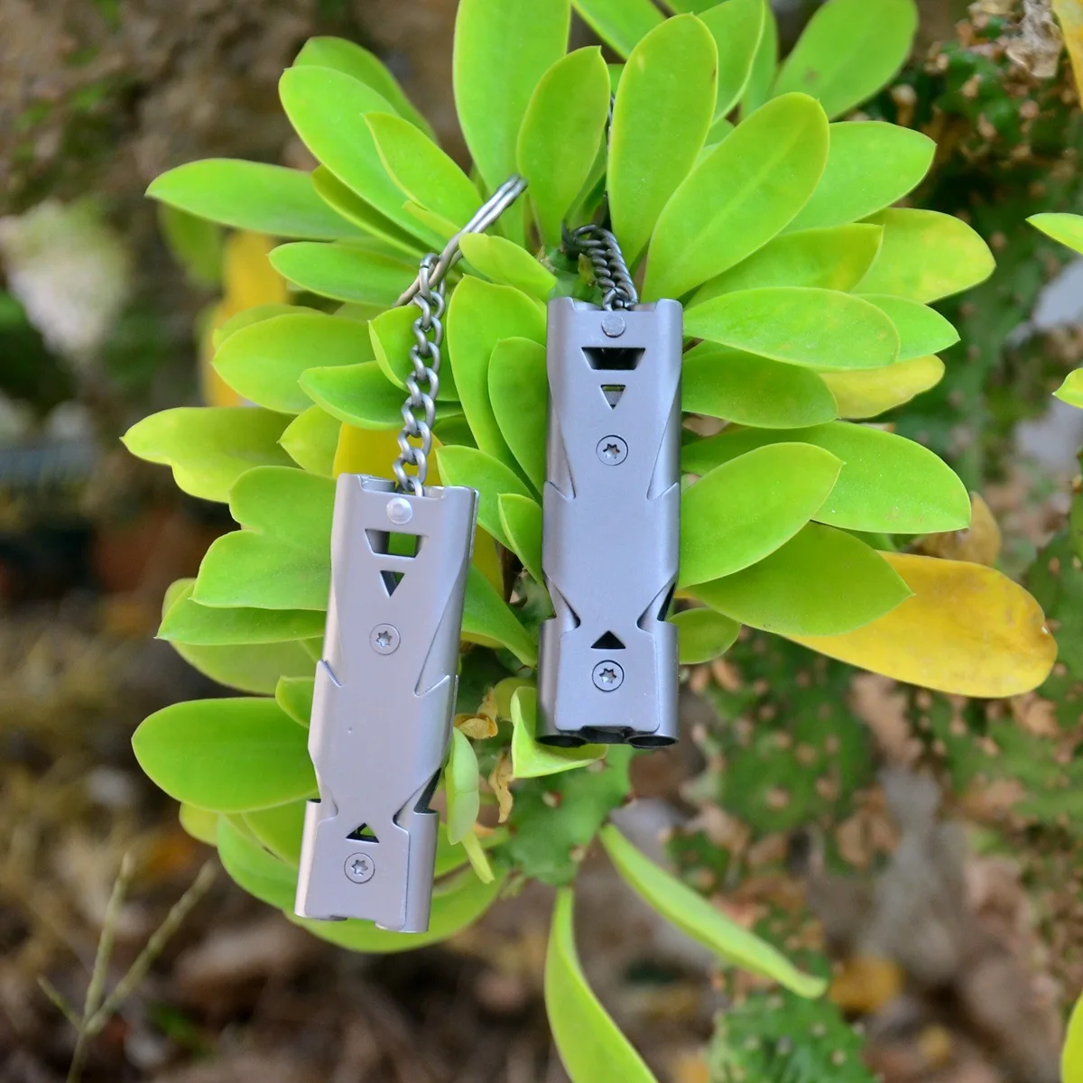 

Siren Stainless Steel Whistle Key Ring Double Tube High Decibel Outdoor Survival Earthquake Personal Portable Easy Carry Safety