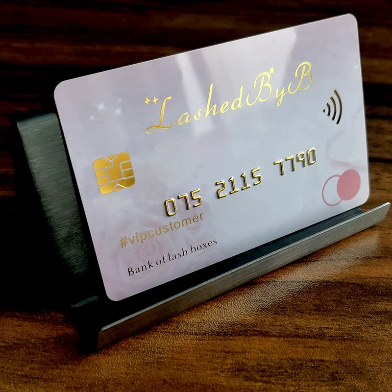 

Заказная пластиковая верность членство Подарочная ПВХ-карта с черным магнитным ремешком тисненая Золотая фольга штампованная
