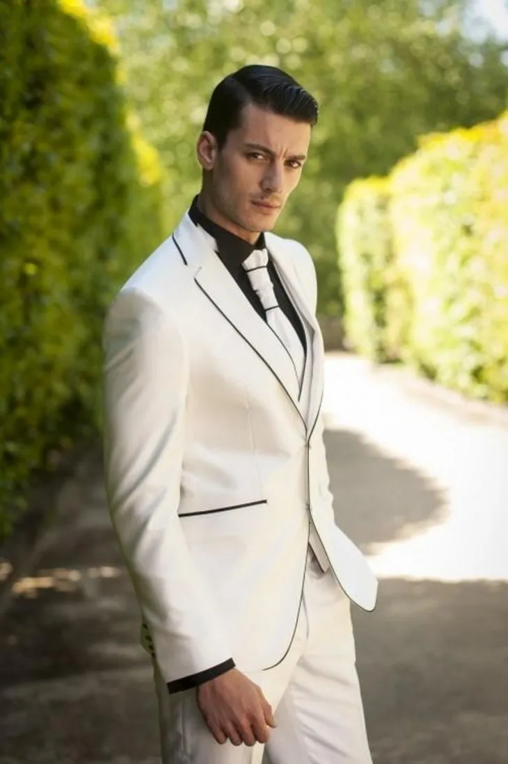 

New Arrival Groom Tuxedo Ivory Groomsmen Notch Lapel Wedding/Dinner Suit Best Man Bridegroom (Jacket+Pants+Tie+Vest)