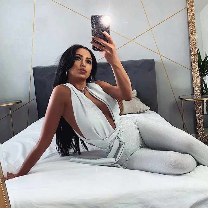 Женский комбинезон с V образным вырезом серебристый Облегающий вырезами 2020| |