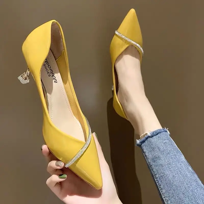 Женская обувь новинка 2020 Весенняя мода стразы с острым носком сетчатые красные