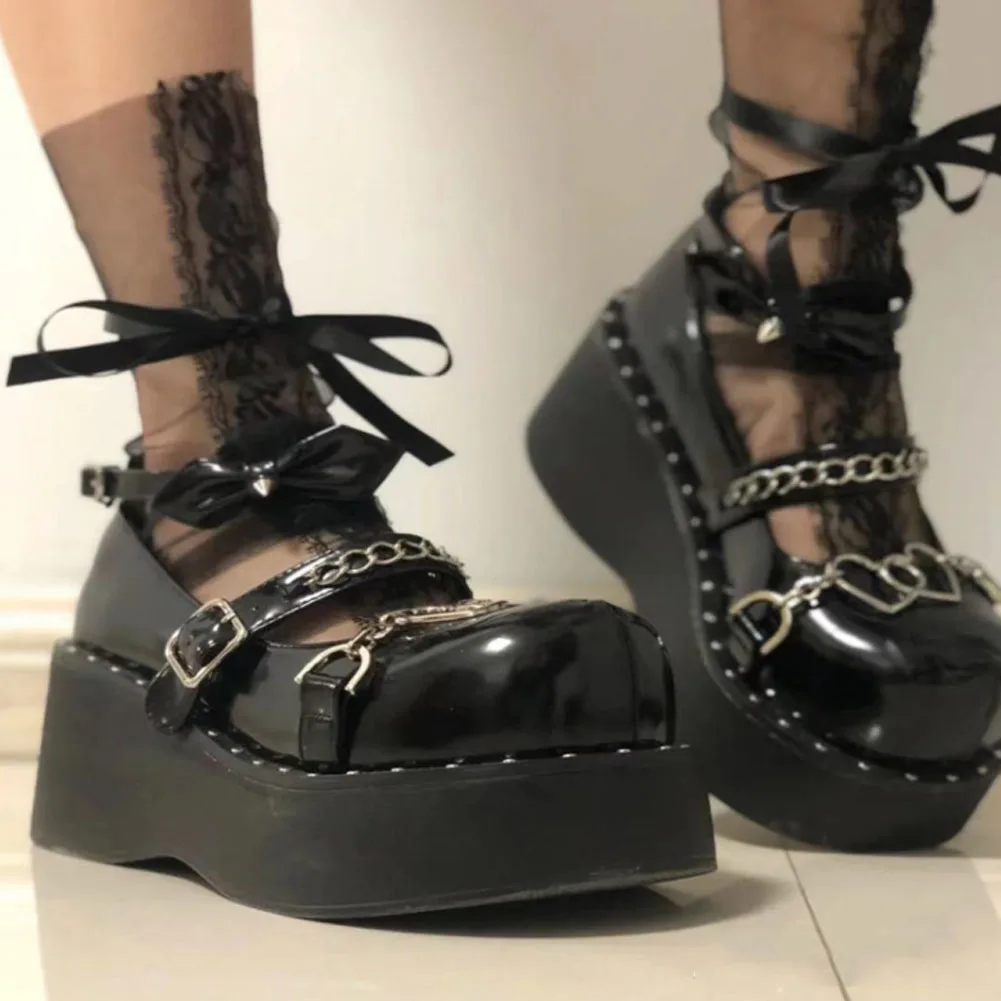 

Brand Sweet Cute Gothic Lolita Halloween Cosplay Black Chains Heart Cozy Walking Heels Platform Shoes Women Mary Janes Footwear