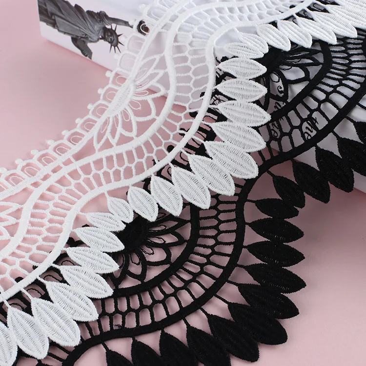 Один метр выдалбливают крючком Цветочные молочного шелка кружева ленты DIY