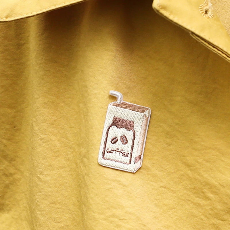 Вышитая наклейка на бутылку кофе молока оранжевого напитка миниатюрная тканевая