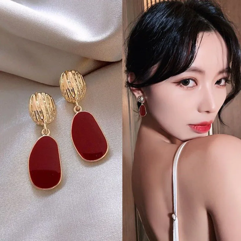 

Charm Classic Red Hot Sale New Korean Non Pierced Clip on Earrings for Elegant Women Simple Female Ear Clips Jewelry