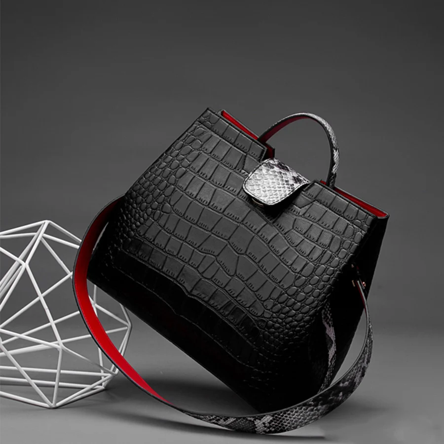 Luxury Crocodile Women Handbag Snakeskin Wide Shoulder Strap Bucket Bag Designer Shoulder Bag Buckle High Capacity Totes