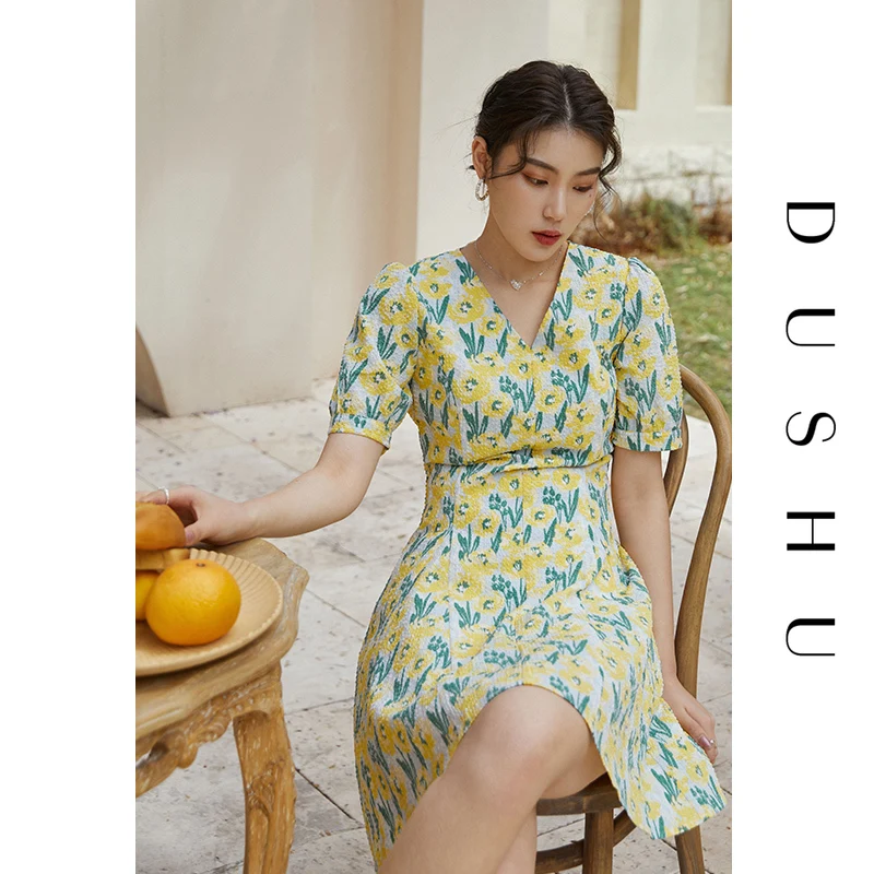 

DUSHU Plus Size Office Lady Oil Painting Style V-neck Dress Summer 2021 New French Retro Yellow-green Tea Break Dress
