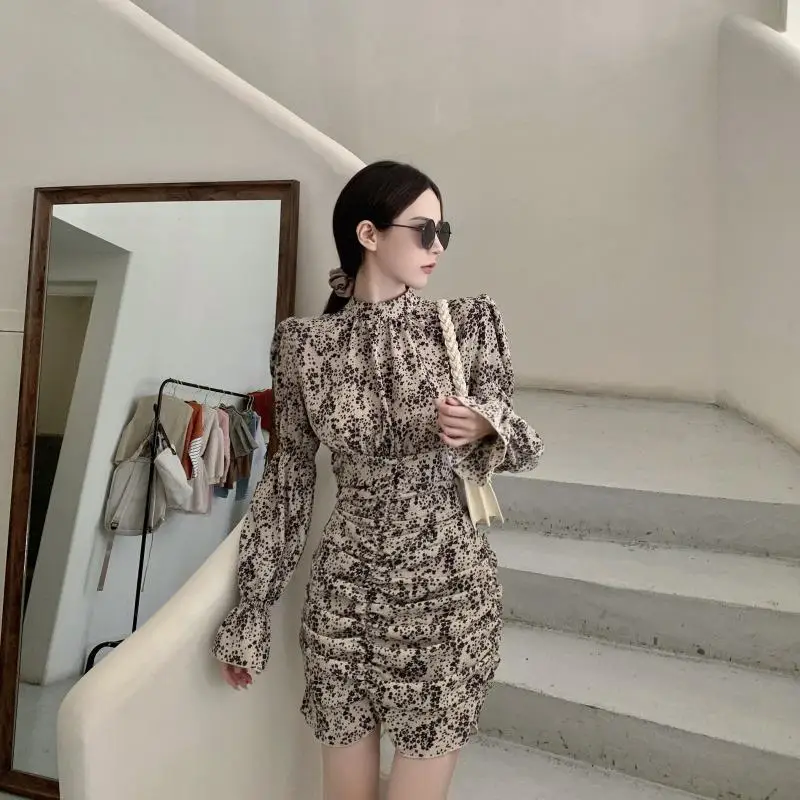 

Small floral black dress female autumn long-sleeved tight-fitting hip skirt 2021 new temperament skirt