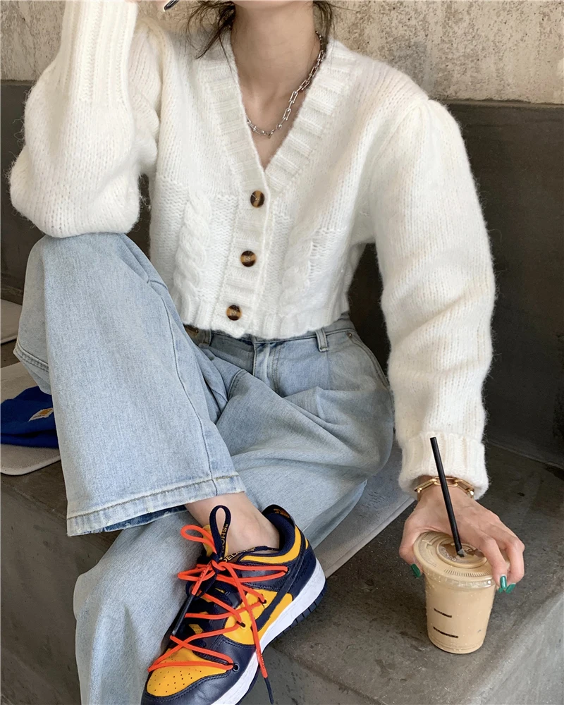 

Vintage Casual Knitted Women Sweater Cardigan V-Neck Button Short Empire Long-Sleeved Thicken Warm Solid Female Outwear Coats