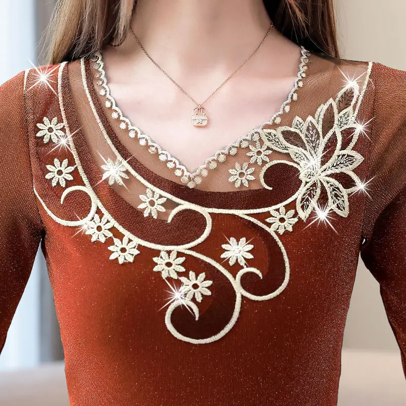 

New Autumn Winter Blouse Lace Elegant Shirt Long Sleeve Women Warm Velvet Thick Blouses Streetwear Floral Shirts Plus Size Tops