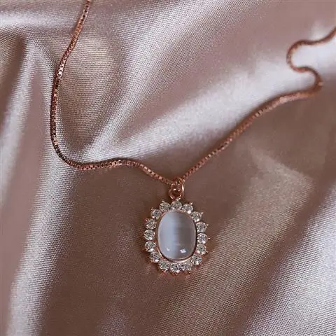 

Designer original diamond-encased oval cat eye chalcedony pendant necklace elegant charm creative retro silver jeweler
