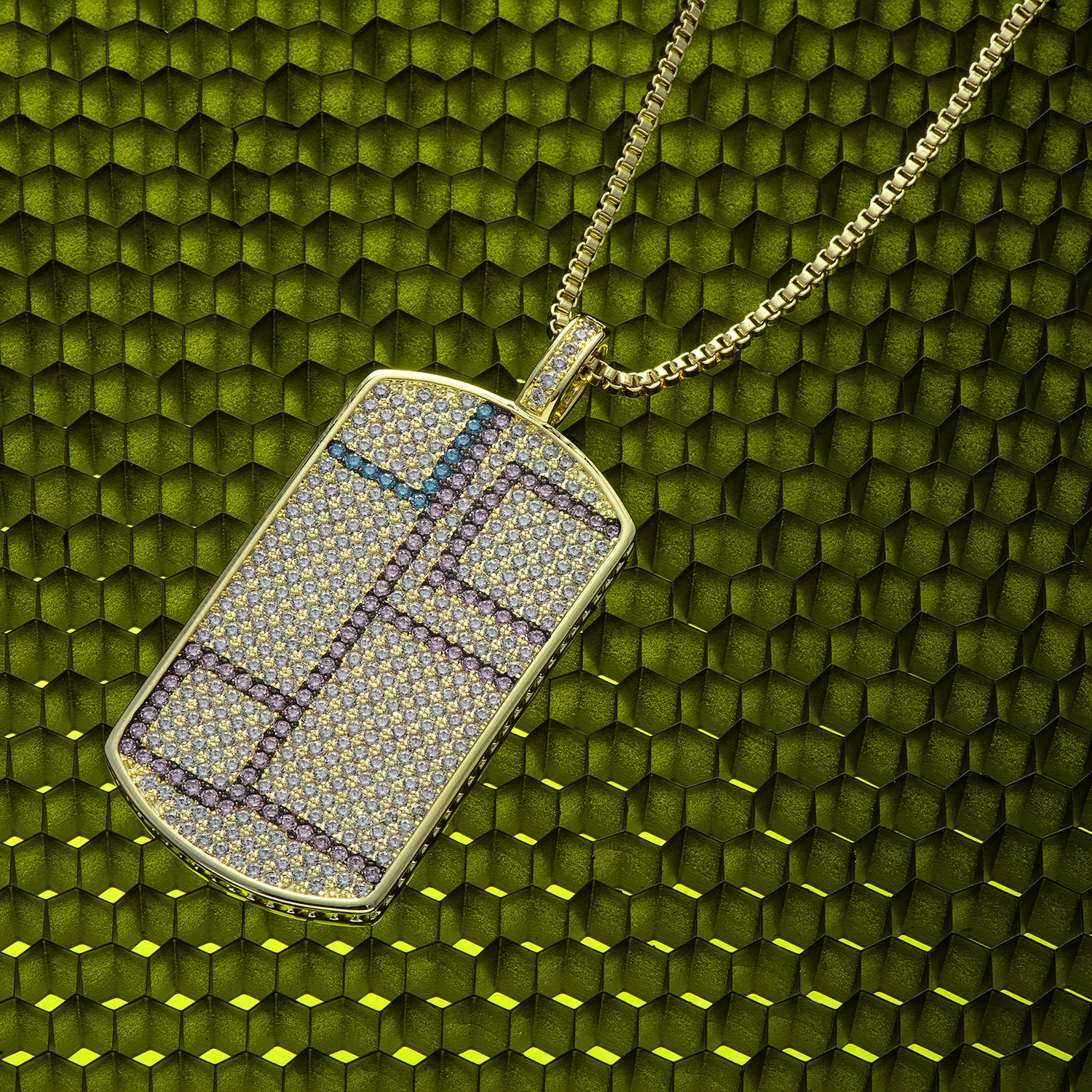 Мужская подвеска VANAXIN с кубическим цирконием золотистого цвета квадратная