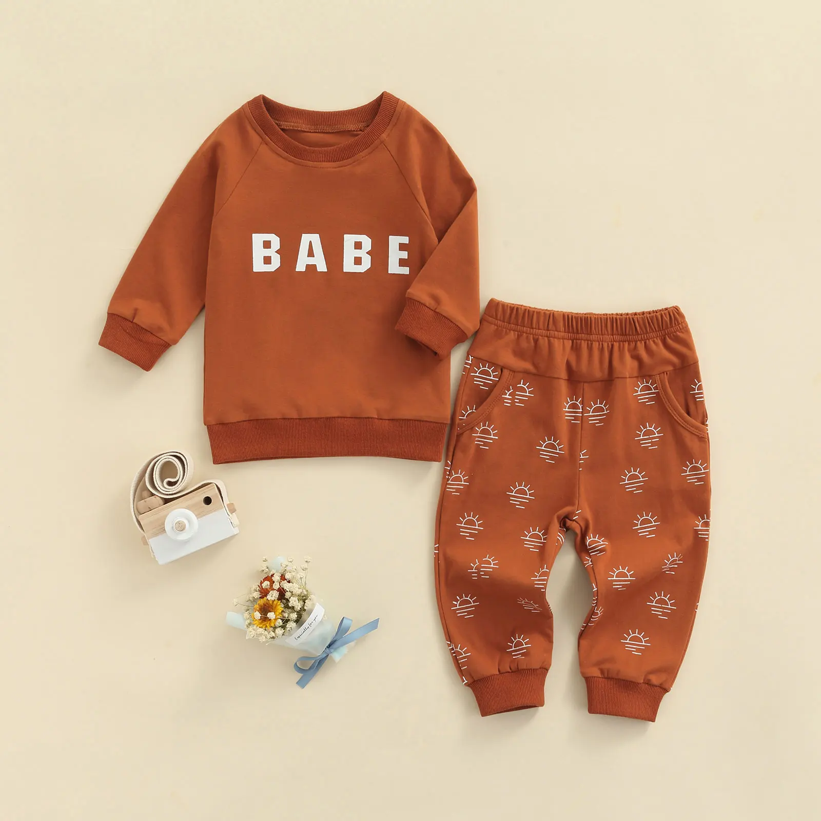 

Комплект одежды из 2 предметов для мальчиков, футболка и брюки, повседневный Топ с длинным рукавом и надписью и длинные штаны с солнцезащитн...