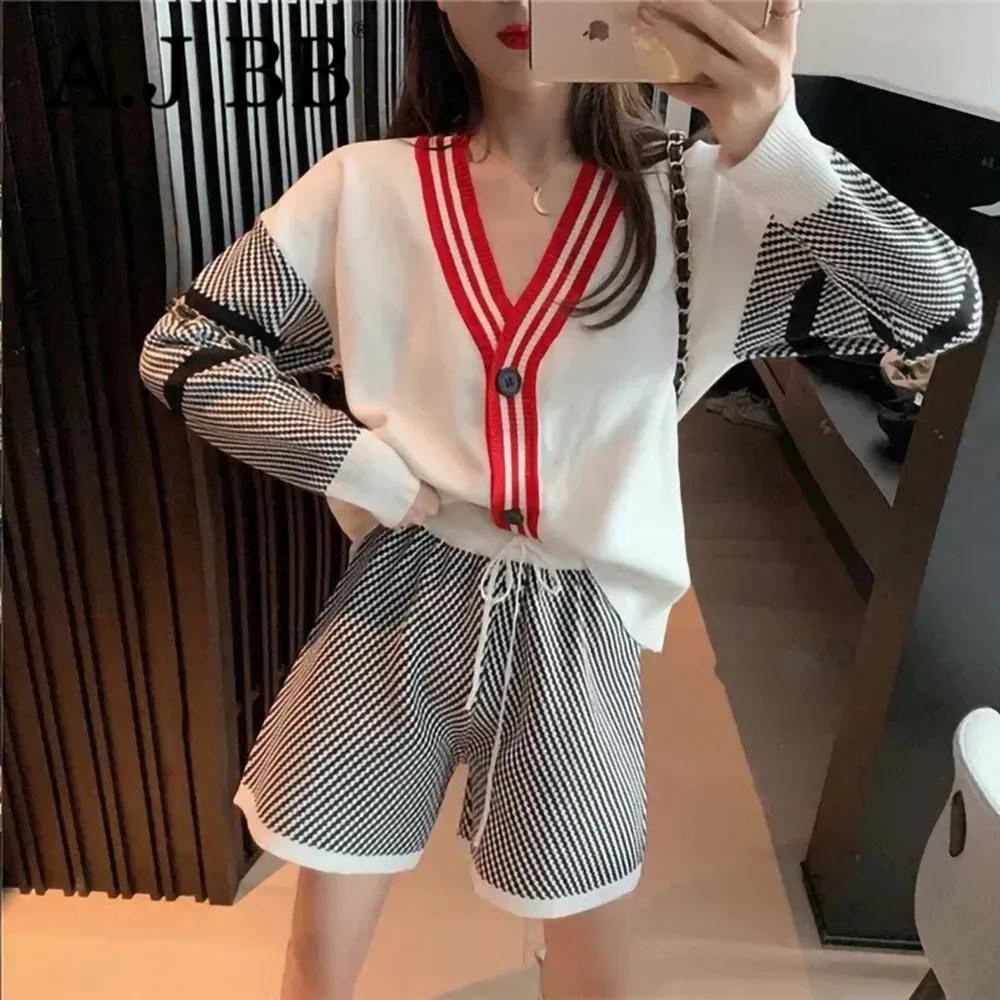 

European casual stitching fashion two piece loose V-Neck long sleeve shirt and shorts women's suit
