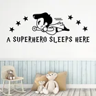 Модный супергерой спит здесь Наклейка на стену съемный самоклеющийся водонепроницаемый детский Декор для детской комнаты Съемная роспись