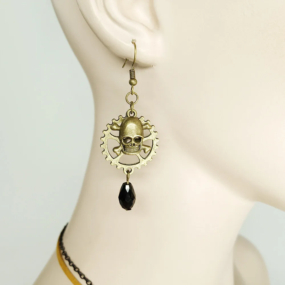 

Halloween Europe and America Retro Steam Engine Gear Female Necklace Earrings Skull Set Chain Handmade Accessories