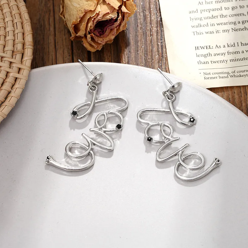 Большие висячие серьги с полыми сердечками новый дизайн для счастливых девушек