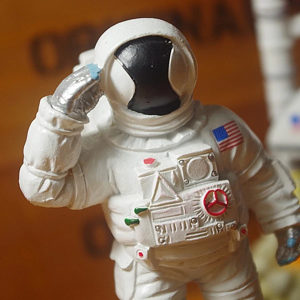 Космический человек космонавт космический корабль смола подвеска модель кукла